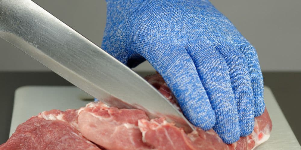 Rękawice robocze, a rękawice ochronne – czym się różnią?