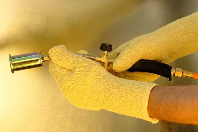 Jak wybrać odpowiednie rękawice termiczne?